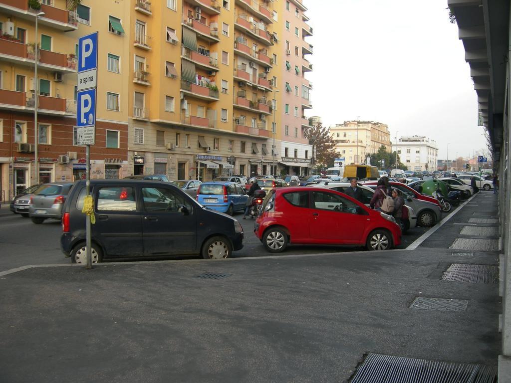 Iron Bridge Accommodation Roma Exterior foto